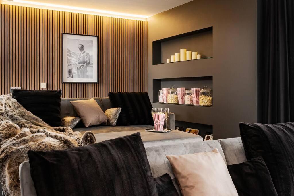 Luxury Water Tower I Roof Bar I Cinema Villa คาร์ดิฟฟ์ ภายนอก รูปภาพ